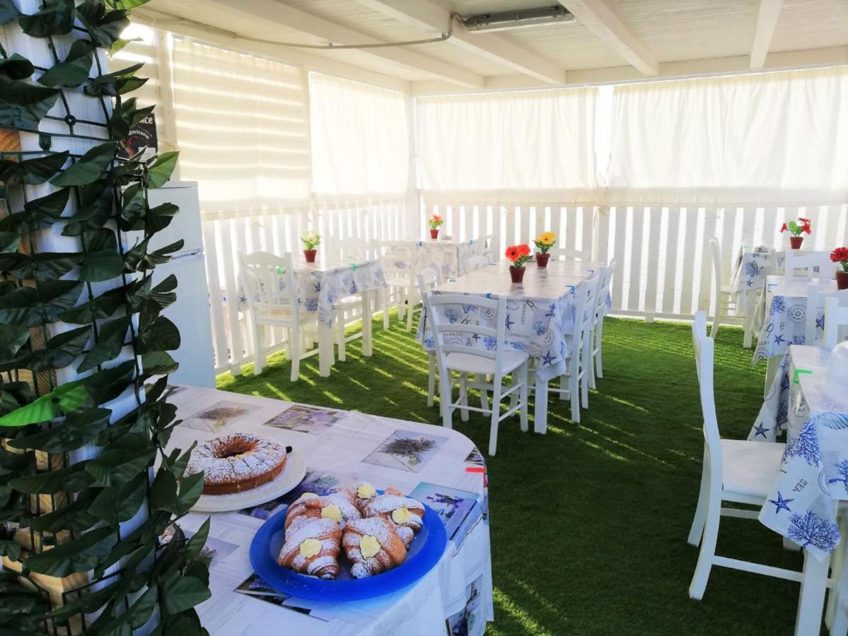 B&B Capo Rizzuto Fronte Mare Exterior photo