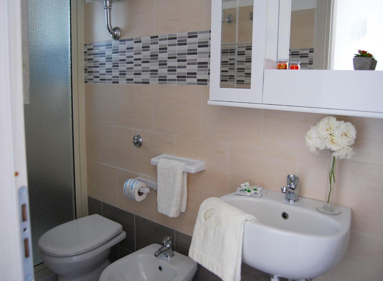 B&B Capo Rizzuto Fronte Mare Exterior photo