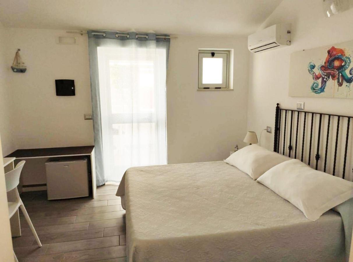 B&B Capo Rizzuto Fronte Mare Exterior photo