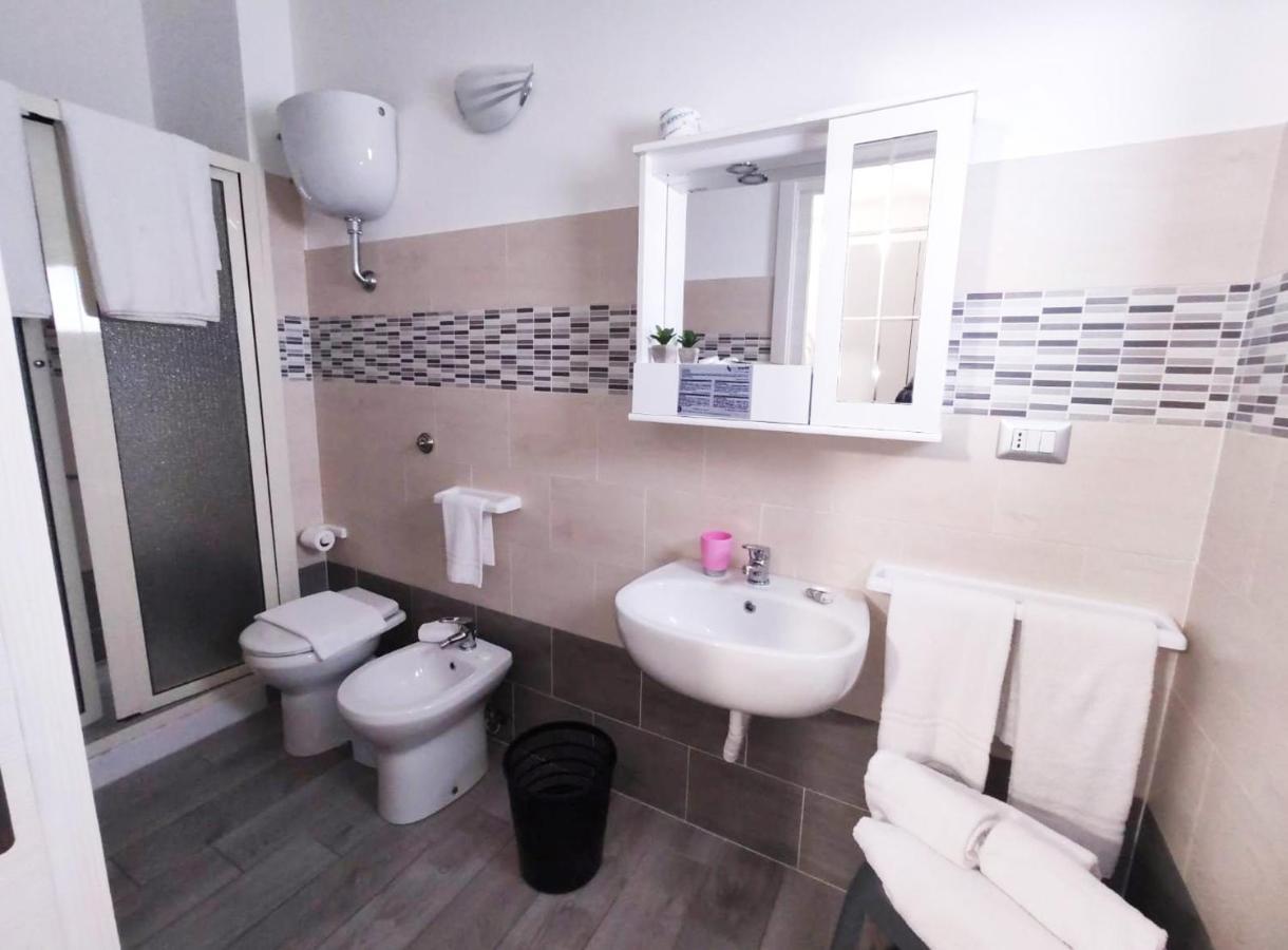 B&B Capo Rizzuto Fronte Mare Exterior photo